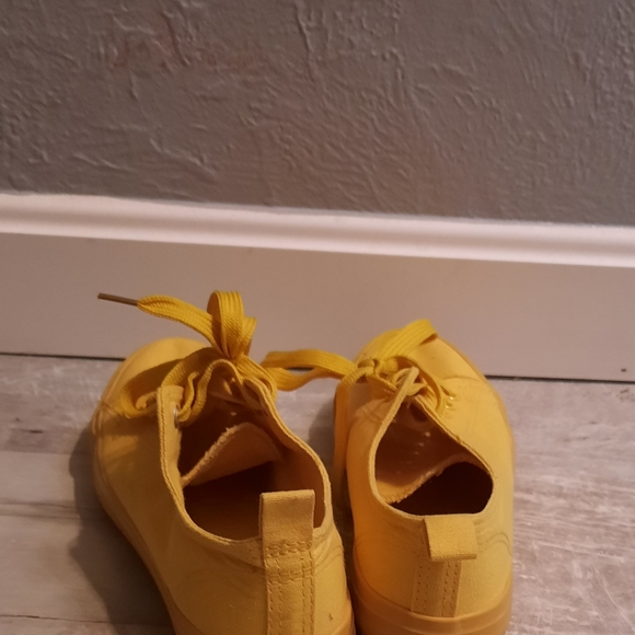 Womens shoes - Picture 3 of 4